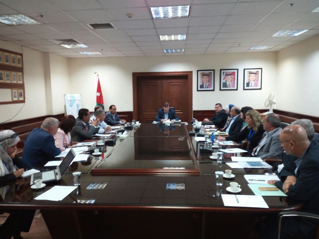 قرر وزير الصحة الدكتور محمود الشياب تشكيل لجنة عليا لمتابعة حالات العنف الاسري في المستشفيات والمراكز الصحية.