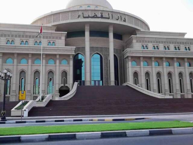 هل فكرت بطريقة مبتكرة  انها الشوكولاتة نوع جديد من الرشاوى في الإمارات.