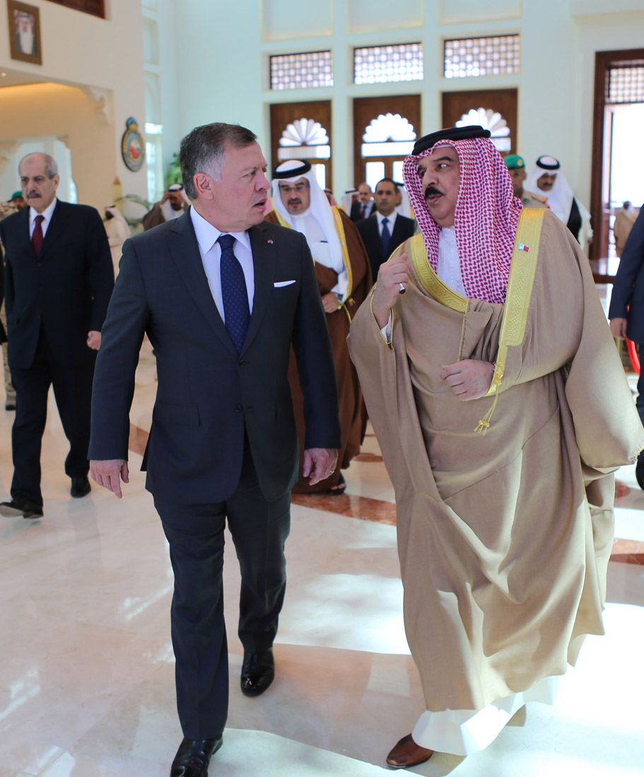 الملك يعود إلى أرض الوطن بعد زيارة عمل للبحرين.