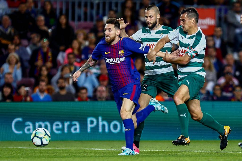 برشلونة يُخطط للإبقاء على ميسي بنفس طريقة إنييستا