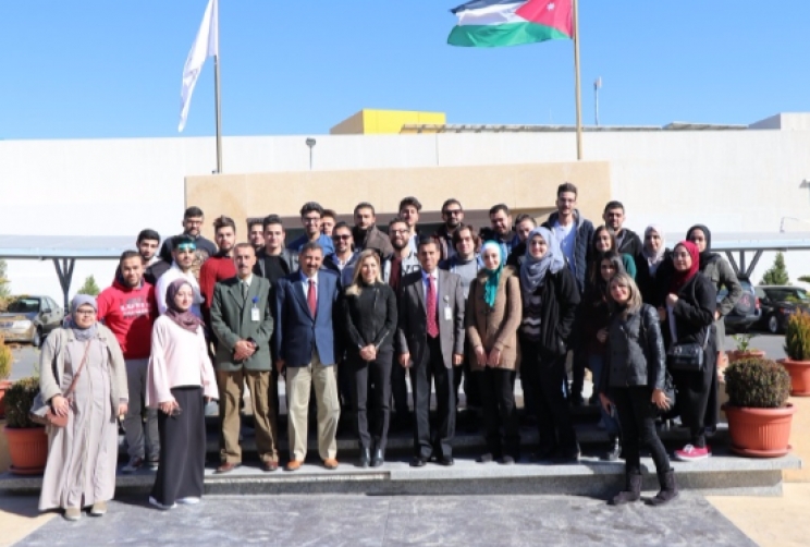 طلاب من جامعة فيلادلفيا يزور المركز الوطني للأمن وإدارة الأزمات