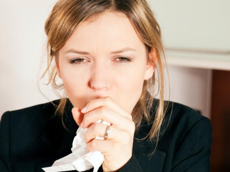 3 وصفات طبيعية لعلاج السعال والتهاب الحلق