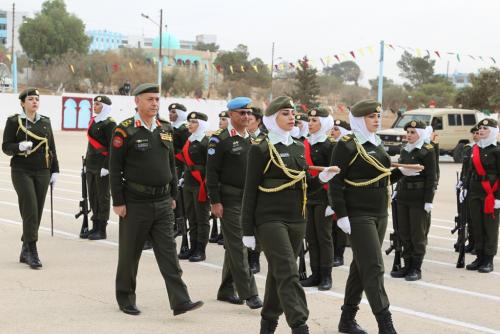 الإحتفال بتخريج دورة الجامعيين المهنيين رقم19 الإناث رقم1