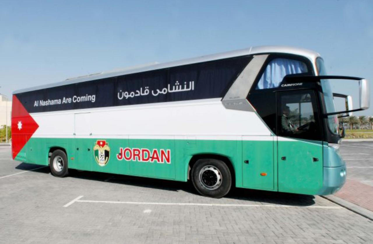 المنتخب الوطني يتسلم حافلة هيونداي.