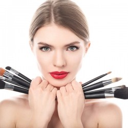 أخطاء تجميلية تجعلك تبدين أكبر سناً ... تجنبيها