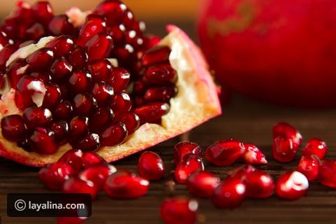 لا ترمي قشور الرمان فله فوائد جمالية لا تحصى