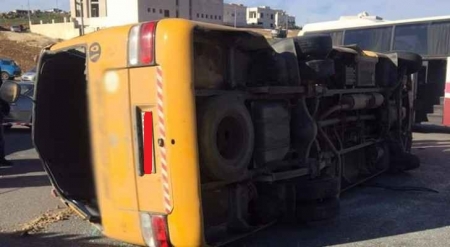 تدهور حافلة روضة في محافظة البلقاء...ولا اصابات بالارواح