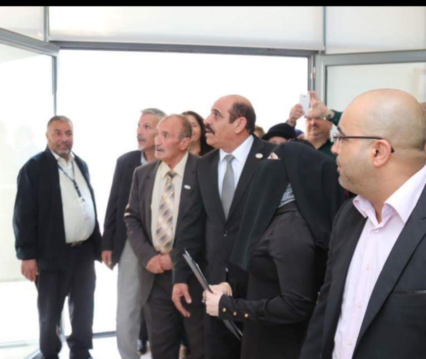 العدوان يرعى معرض الفنانة التشكيلية النجار.