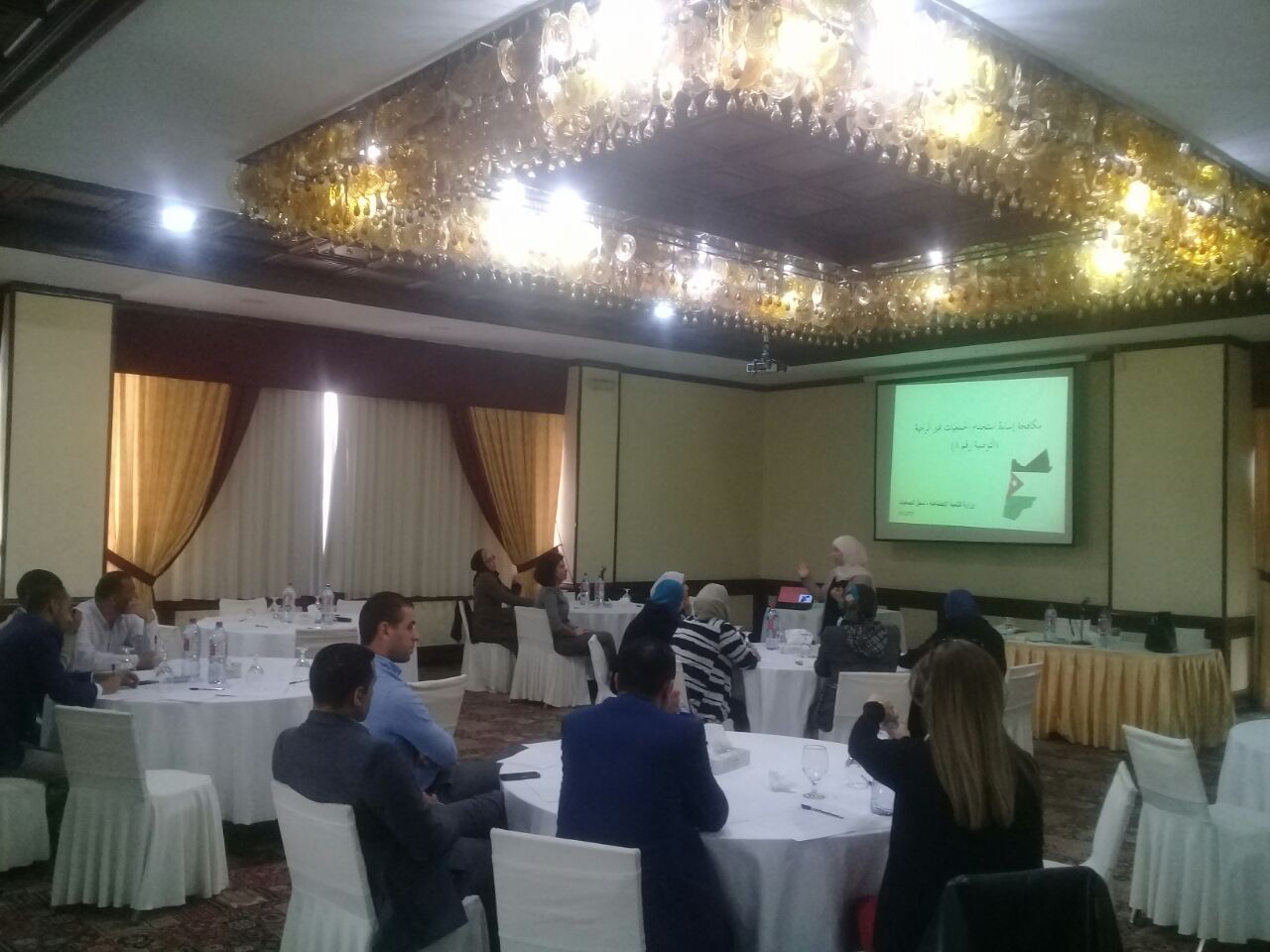 توعية موظفي الوزارات المختصة بالجمعيات بمخاطر غسل الأموال وتمويل الإرهاب في الجمعيات.