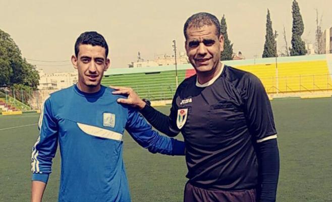 ‎حادثة غريبة بالملاعب الاردنية ... الاب حكم والابن لاعب.