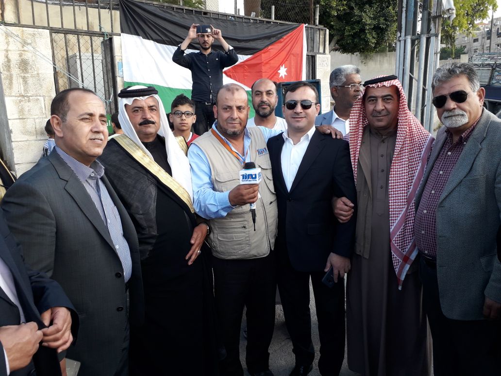 بالصور...مسيرة ولاء وانتماء للقائد والوطن في جبل النصر.