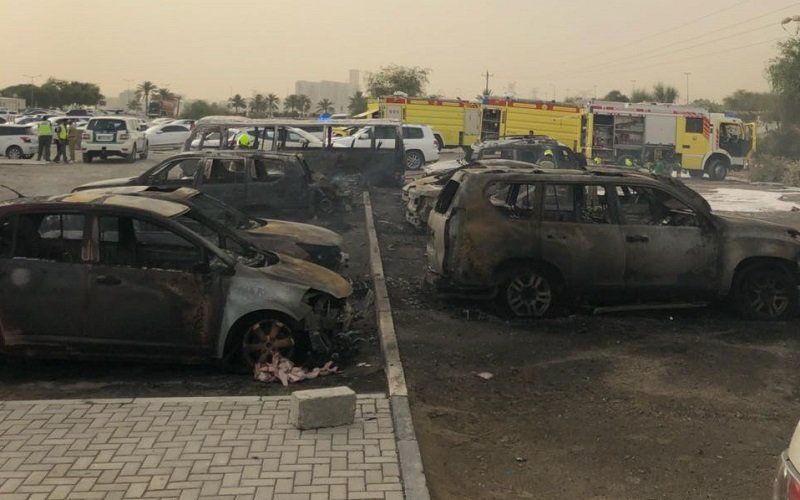 حريق بـ 11 سيارة في مواقف أوت ليت مول.