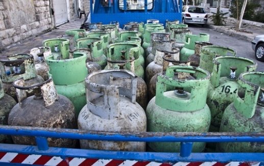 سرقة سيارة محملة بـ35 اسطوانة غاز في جبل القصور.