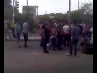 احتجاجات ومحاولات إغلاق للطرق بعد وفاة شاب دهساً ببلدة كفراسد في اربد