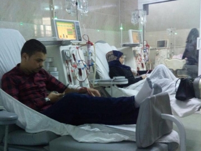 شاهد بالصور...قصه حب وتحدي من داخل غرفة غسيل الكلى في مستشفى اربد الاسلامي