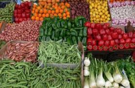 3270 طن خضار وفواكه ترد للسوق المركزي اليوم.