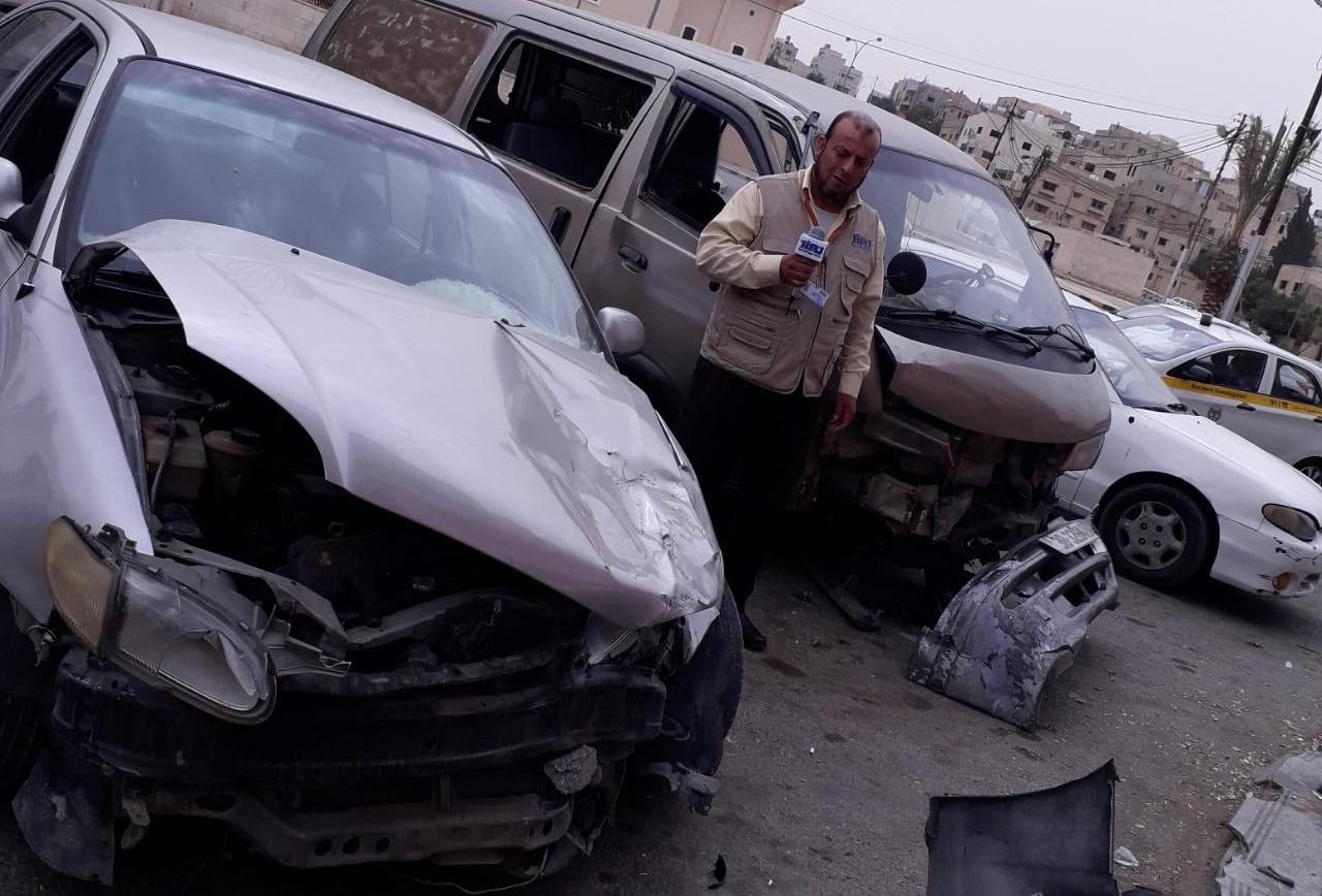 بالصور...حادث تصادم بين مركبتين في القويسمة.