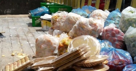 اتلاف 172 كغم مواد غذائية منتهية الصلاحية في عجلون