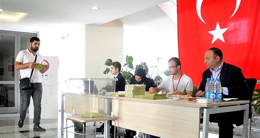 الأتراك في كازاخستان والصين وقرغيزستان يصوتون.