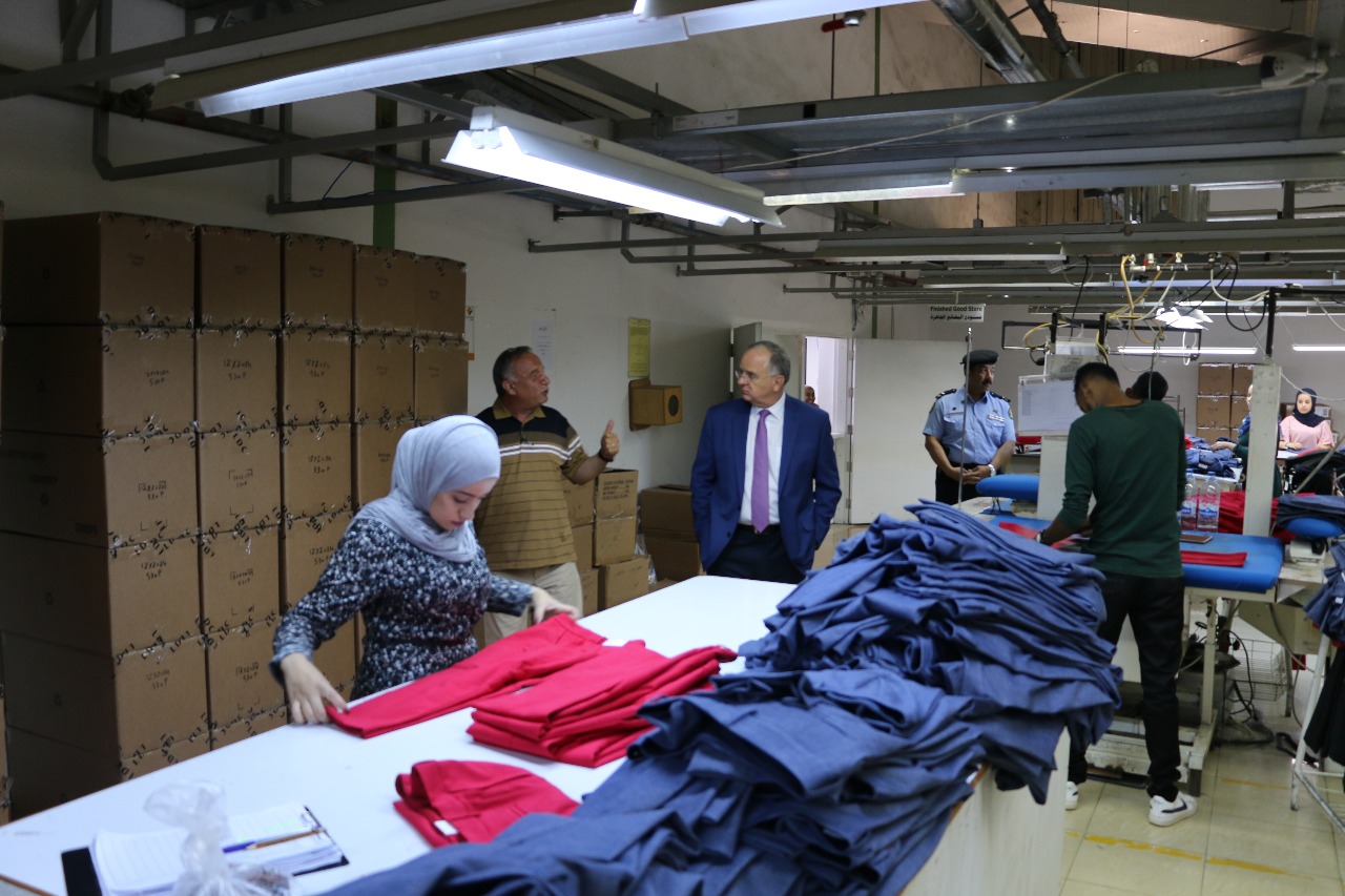 مراد يلتقي مدراء مكاتب العمل والتشغيل  ويزور الفرع الانتاجي في الشونة الجنوبية.