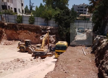 إصابة عامل اثر انهيار أتربة في مشروع قيد الإنشاء في العاصمة