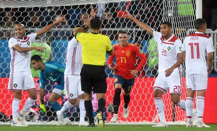 حارس مرمى المغرب: تعرضنا لظلم تحكيمي في المونديال.