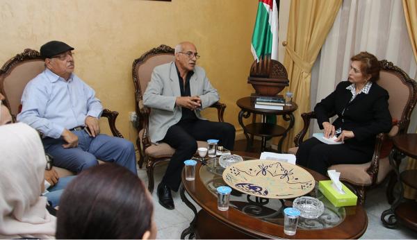 النسور... تلتقي رئيس وأعضاء رابطة الفنانين التشكيليين.