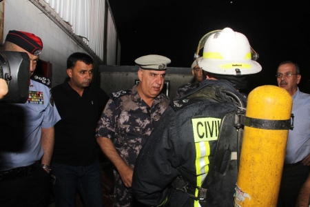 إخماد حريق مصنع كرتون في مدينة الملك عبدالله الثاني الصناعية في سحاب