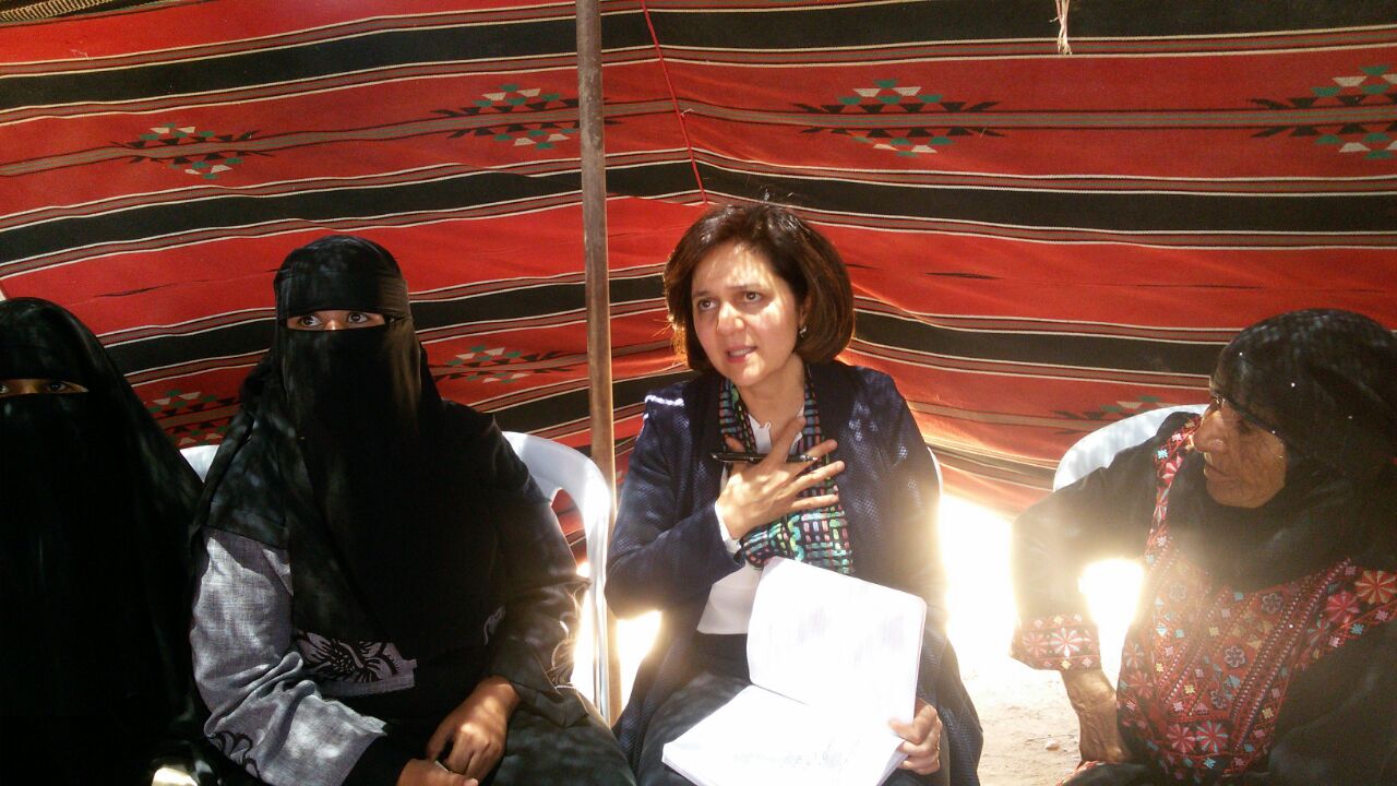 وزيرة التنمية الاجتماعية تتفقد اسرا وجمعيات في وادي عربة.