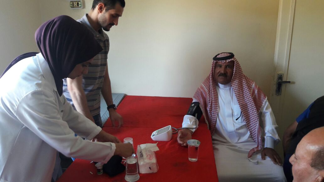 نادي شباب الروضة الرياضي  لواء ناعور يقيم يوما طبيا بالتعاون مع المستشفـى الإسلامي.