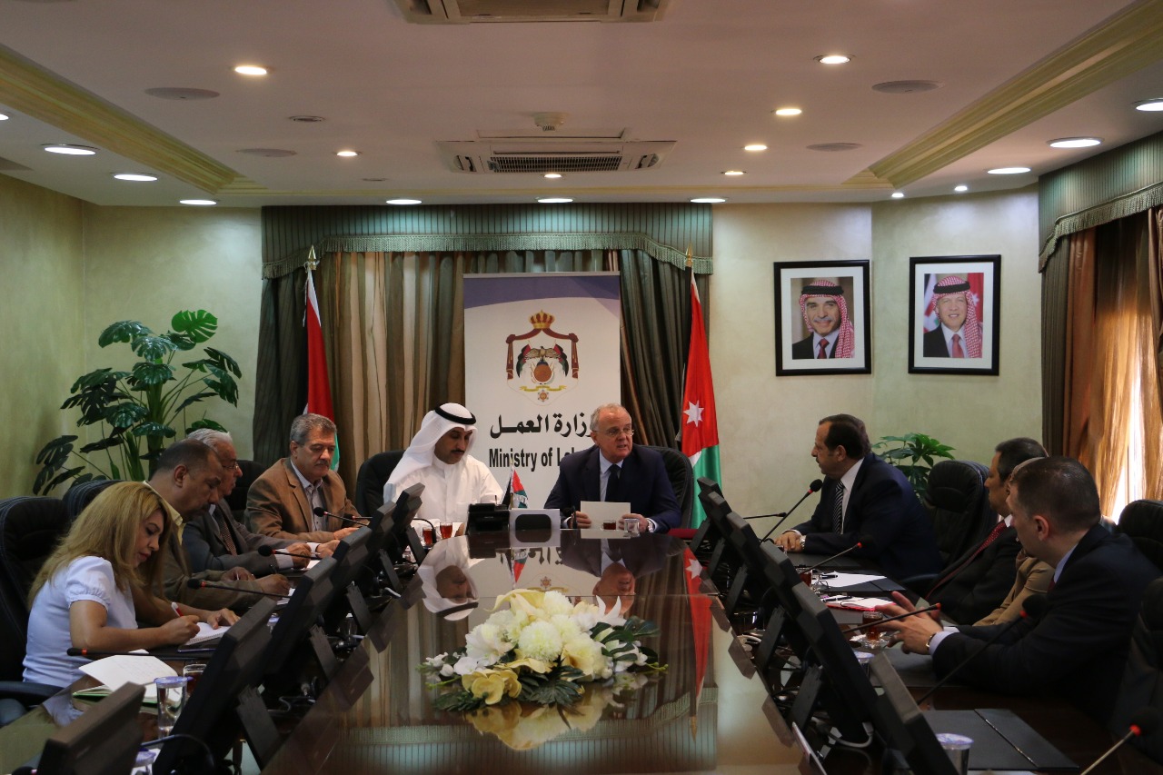 مراد والمطيري يبحثان التنمية والتشغيل ويؤكدان انه لا خیار إلا في تطویر كفاءة الشباب وتحسين مؤهلاتهم