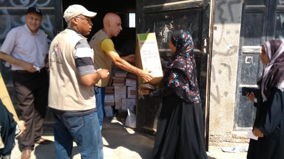 مؤسسة زهرة الخير توزع 200 مروحة على اسر في الاغوار الجنوبية