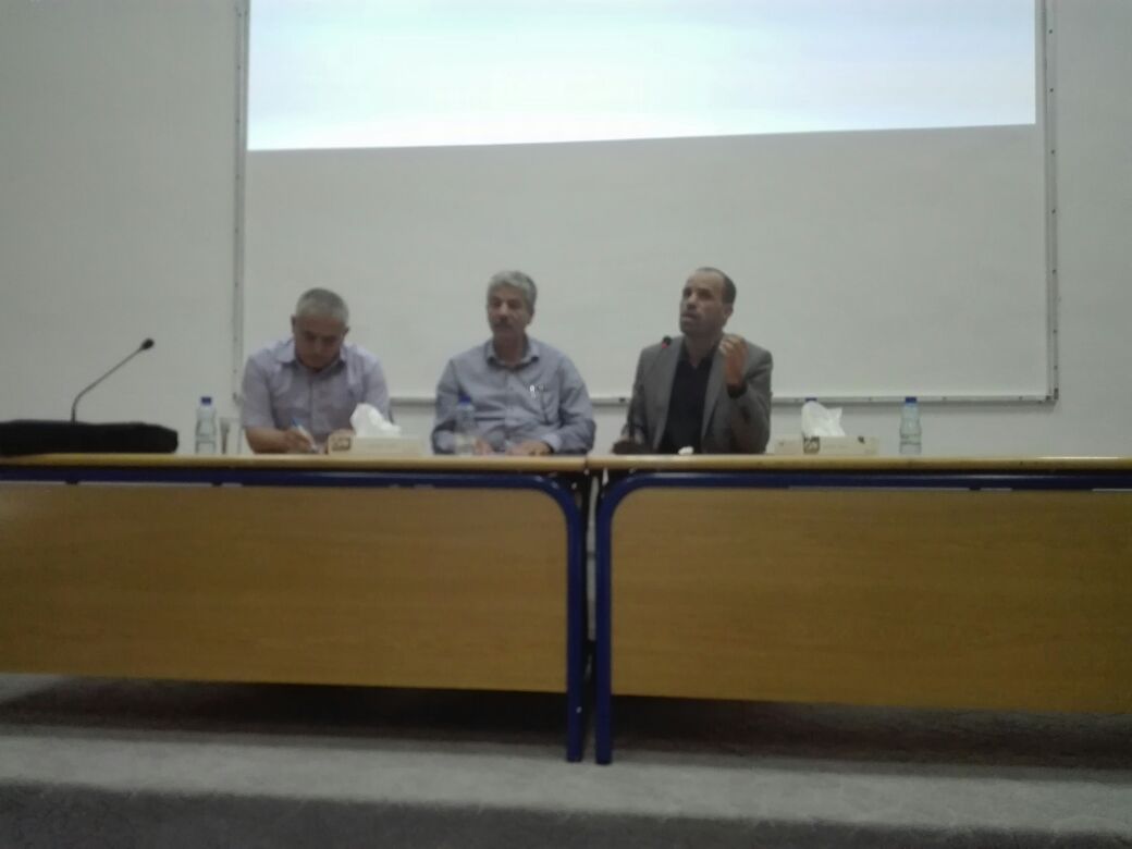 متخصص في الزراعة المائية يحاضر في المركز الوطني للبحوث الزراعية.