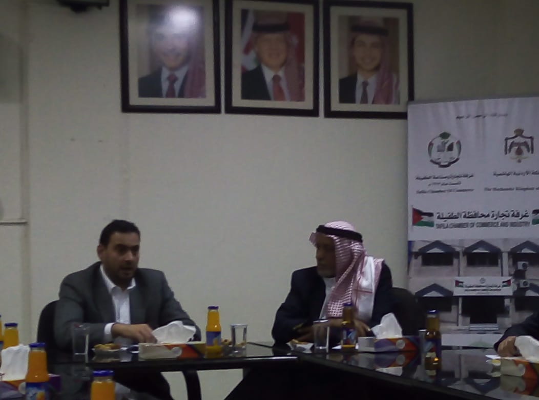 وزير الصناعة والتجارة الحموري يلتقي القطاع التجاري في الطفيلة..