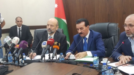 العكايلة للرزاز : الوزيرات غير المحجبات في حكومتك لا يمثلن المجتمع الاردني