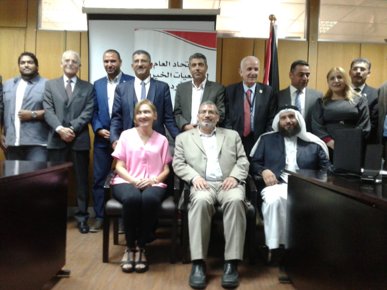 هيئة الاتحاد العام تكرم الداعمين لحملة رمضان الخير معنا.