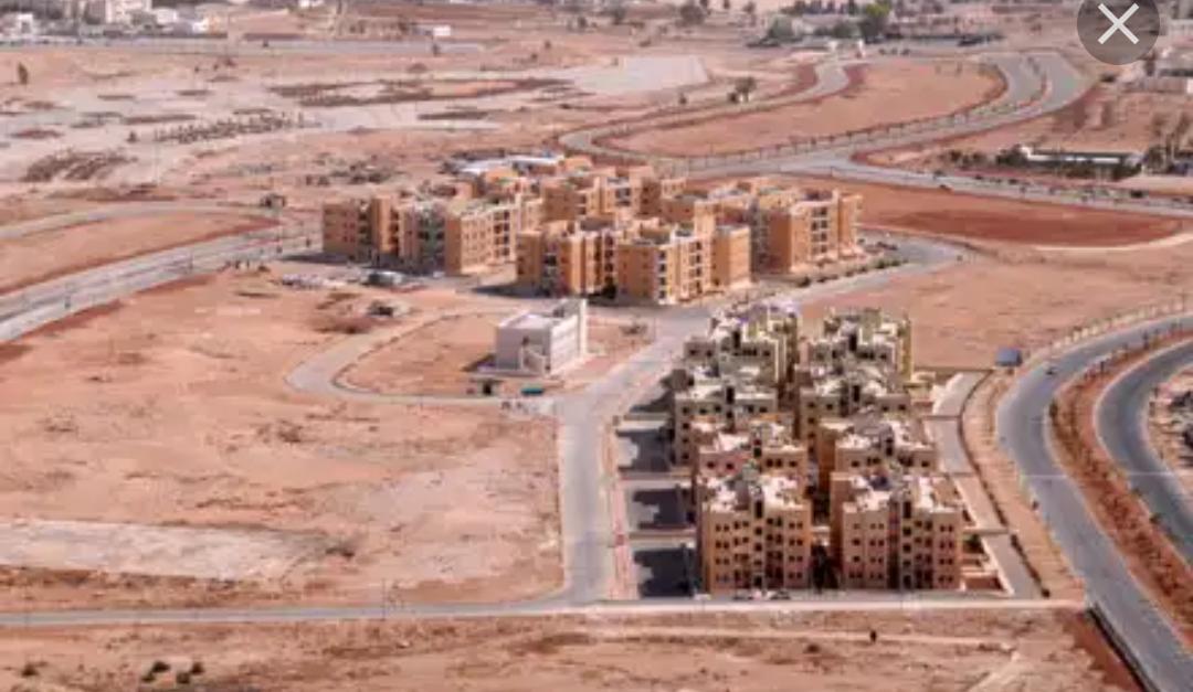 سكان مدينة الملك عبدالله بن عبد العزيز  الزرقاء: اشترينا شقق سكنية منذ 9 سنوات ولم نتسلم حقنا في سندات التسجيل