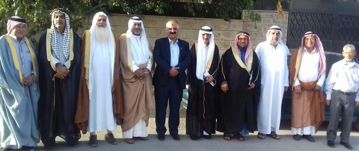 بالصور...العودات يقود صلحة عشائرية بين الحنيطي والبدري.