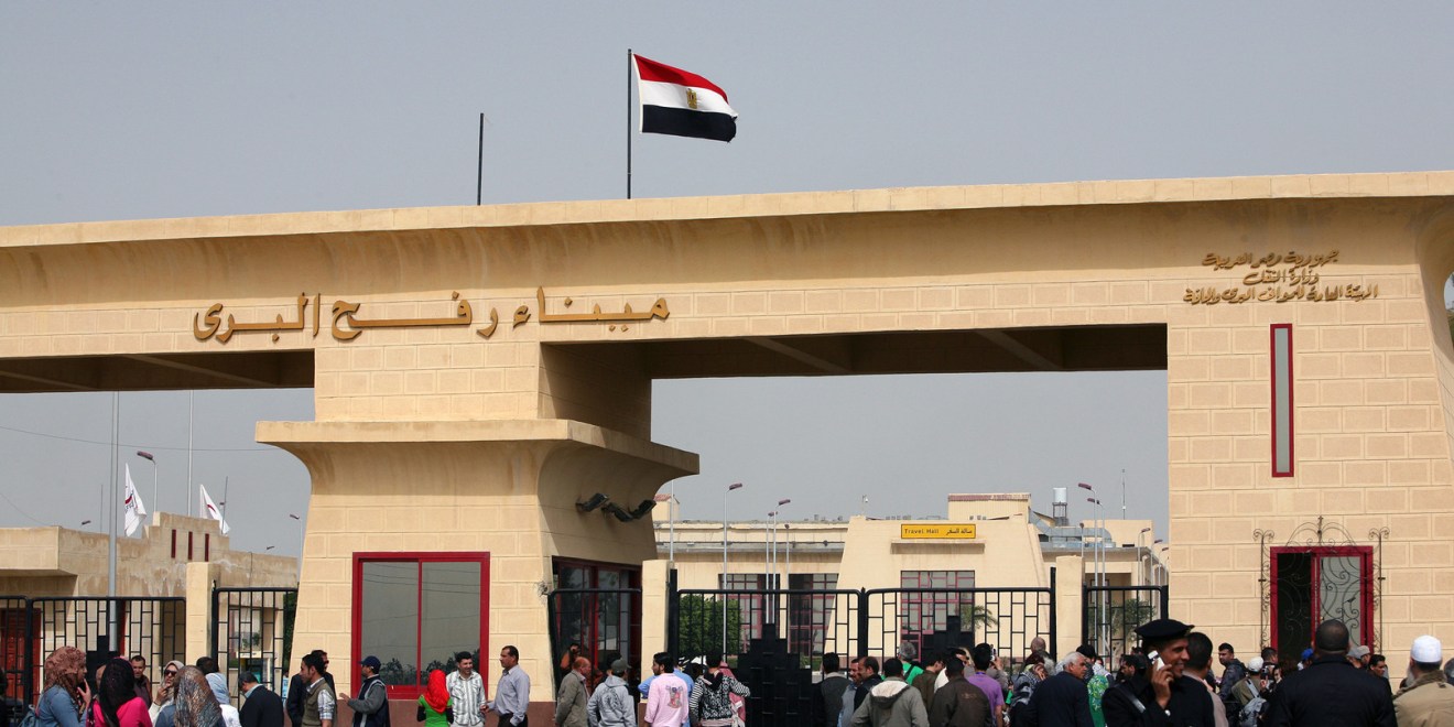 مصر تفتح معبر رفح 4 أيام لعبور حجاج غزة.