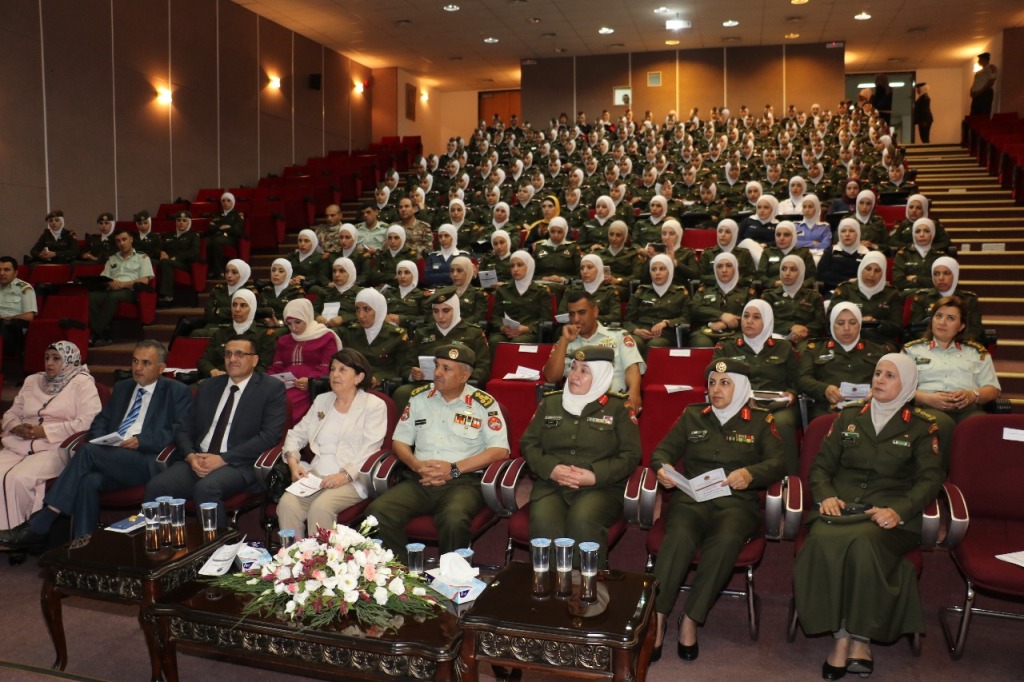افتتاح أعمال ندوة الرعاية التلطيفية في كلية الأميرة منى للتمريض.