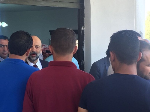الرزاز في بيت عزاء الشهيد القواقزة (فيديو)