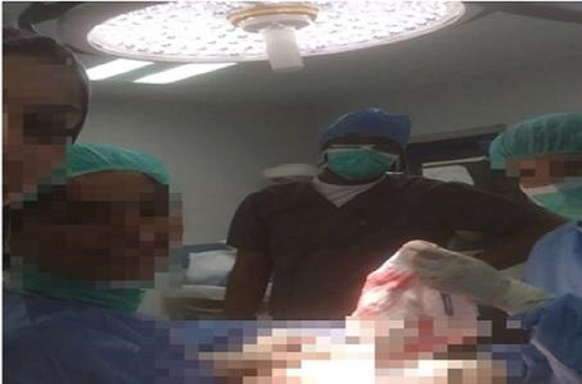 طبيبة أردنية تثير جدلا واسعا بسبب صورة سيلفي .. تفاصيل