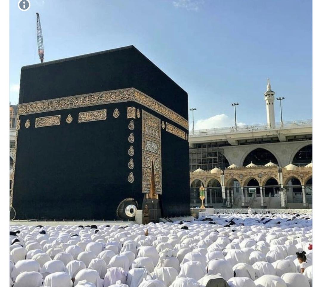 محمد الجبور والقاضي جواهر الجبور يؤديان مناسك الحج.