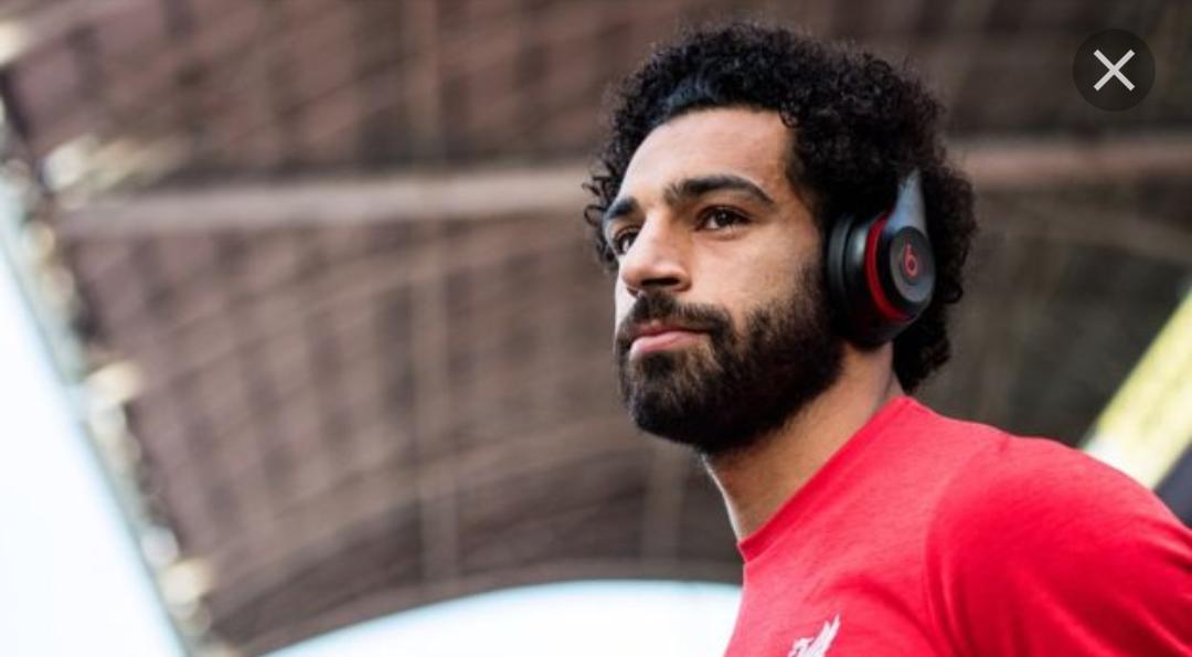 صحيفة بريطانية تستهدف محمد صلاح سياسياً.