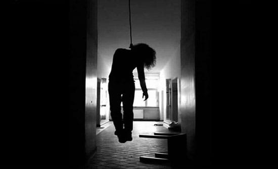 11 حالة انتحار شهريًا .. رقم مرعب.