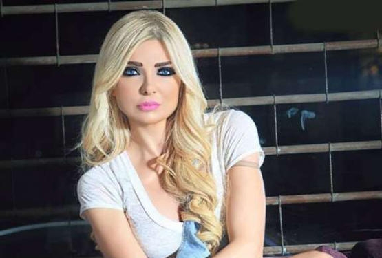 عبد مالي يعرض على مريام كلينك سيارة ومنزل....تفاصيل.