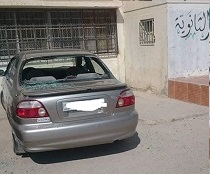 فوضى بعد تكسير سيارة من قبل طالب وولي أمره أمام مدرسة القابسي في الرصيفة