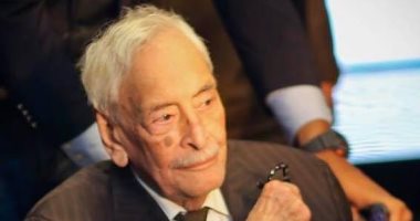 شاهد.. صور نادرة للفنان الراحل جميل راتب أبرزها مع الرئيس السادات.