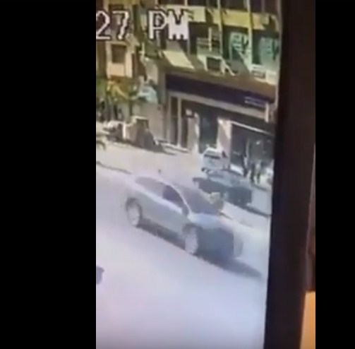 فيديو مروع .. لحظة دهس مركبة مسرعة (3) طالبات مدرسة في الرصيفة