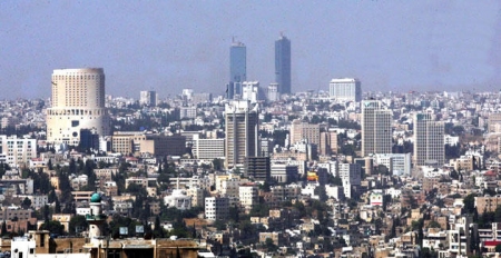 أجواء حارة نسبيا وانخفاضها غدا